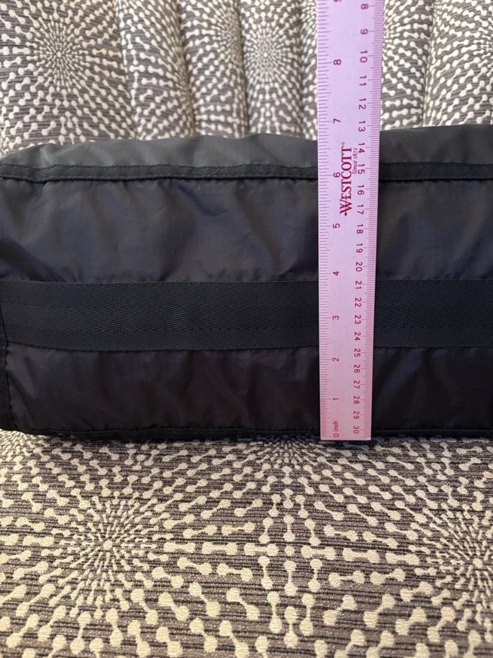 Lesportsac Medium Weekender Black Lightweight Bag Duffle Tote detachable strap - Picture 15 of 15